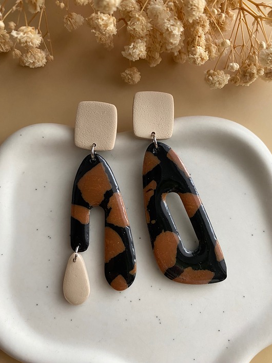 kolczyki z masy plastycznej Wiszące asymetryczne kolczyki ALE 30