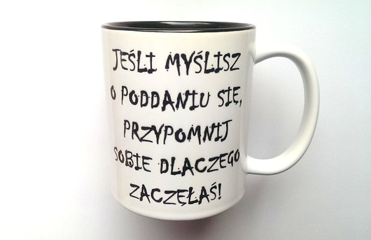 Kubek MOTYWACJA z CZARNYM WNĘTRZEM FarrowDesign