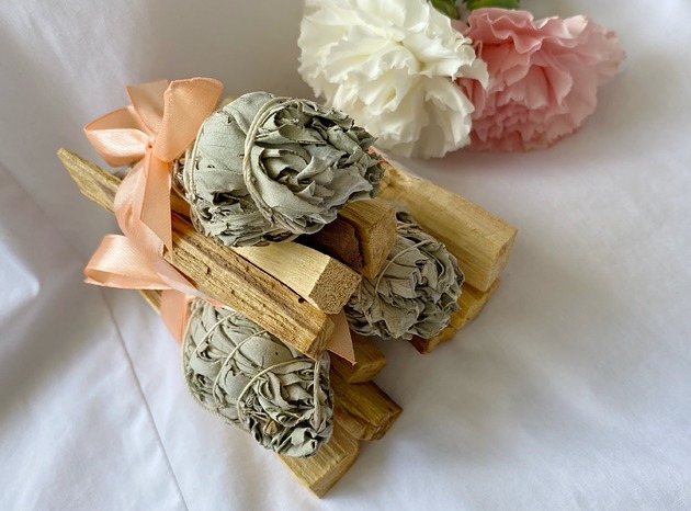 Podstawki pod kadzidełka Palo Santo i Biała Szałwia