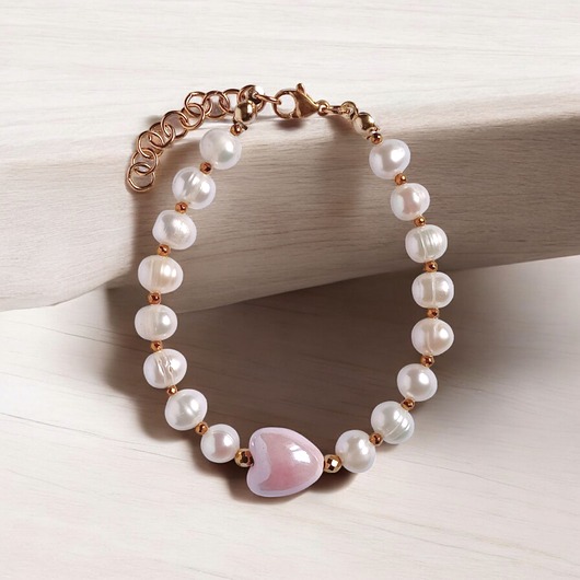 bransoletki z kamieni naturalnych Bransoletka : PERŁY naturalne i ceramiczne serduszko : pastelowe różowe