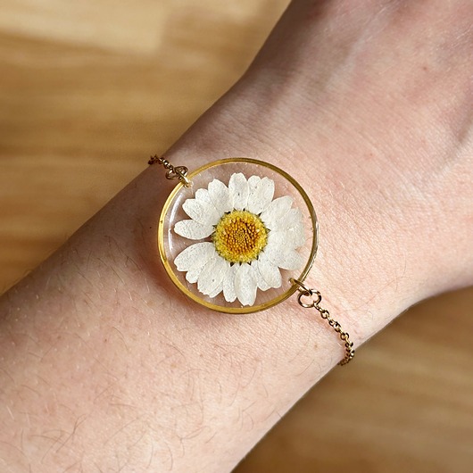 bransoletki z żywicy Rezerwacja - Bransoletka z kwiatem