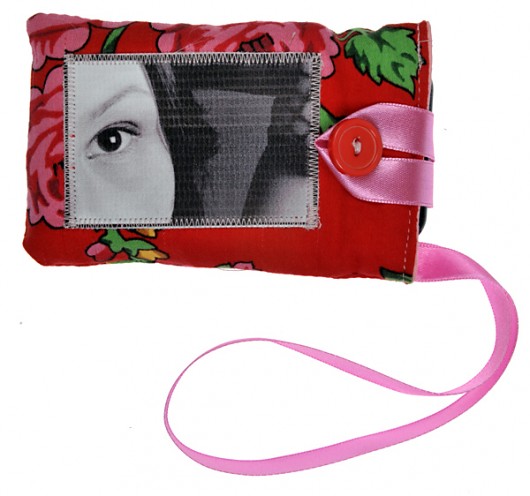 Etui Oko w czerwieni TWINS