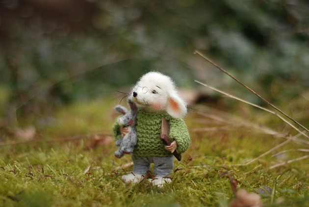 figurki i rzeźby Mała Mysz Mądrala