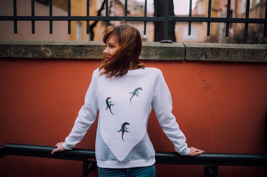 WHITE & GREY LIZARDS /bluza z grafiką odblaskową LUMI LAJT
