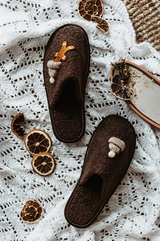 kapcie damskie Kapcie damskie "Zimowy Piernikowy Ludzik"