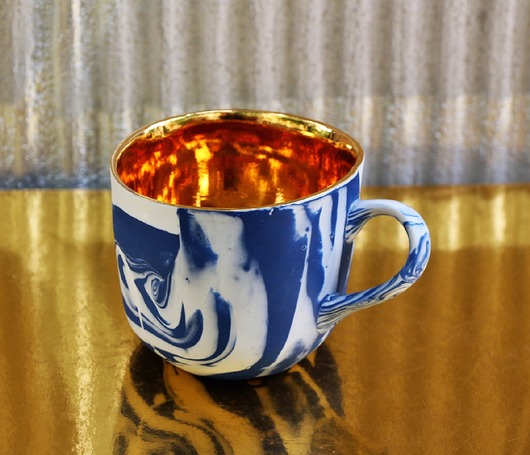Ceramiczny kubek Grafik niebiesko złoty Mosko Ceramics