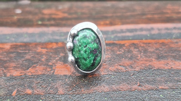 pierścionki - różne Zoisyt z rubinem - pierścionek regulowany