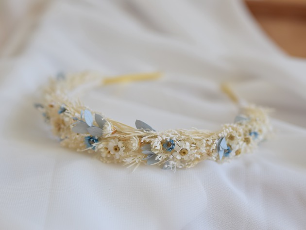 wianki komunijne Opaska na głowę z stabilizowanych kwiatów w odcieniach bieli i błękitu