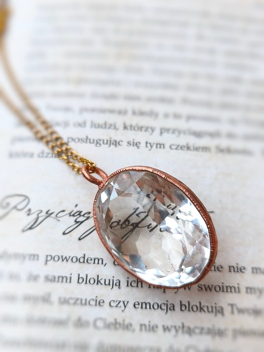 wisiory Kryształowy wisiorek IV kryształ górski miedź