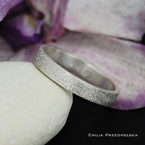 White - Piaskowana wąska obrączka MAREMI Jewelry