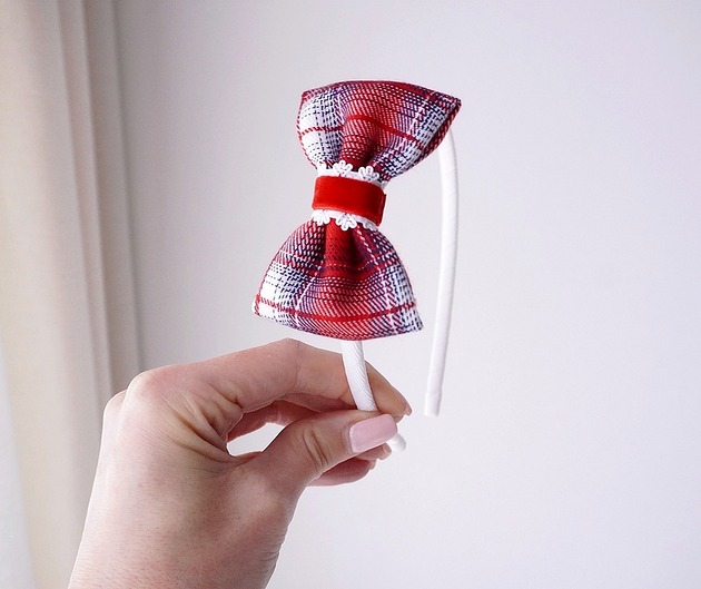 ozdoby do włosów dla dzieci Świąteczna opaska do włosów kokarda czerwona kratka SANTA