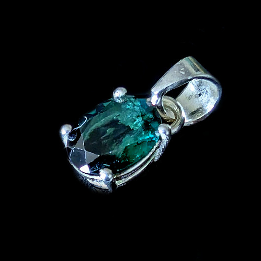 wisiory Baśniowy indygolit