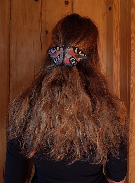 skórzana spinka  motyl pawie oczko martuch