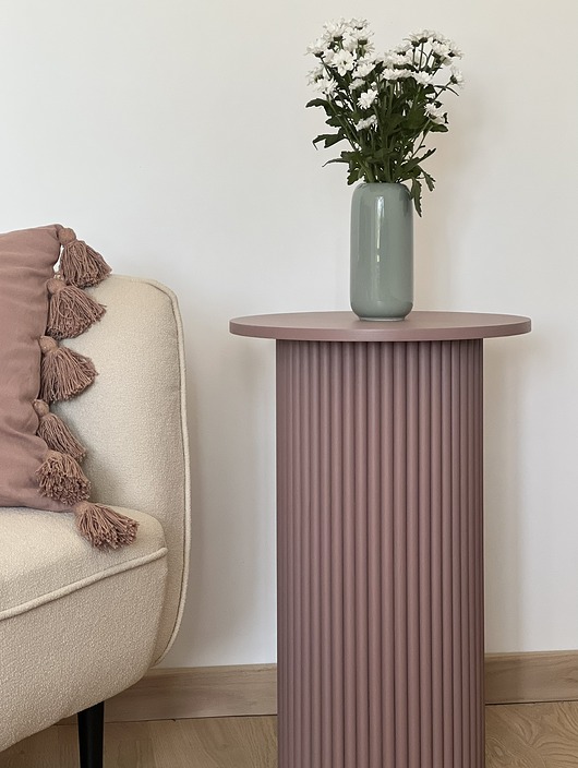stoliki kawowe Okrągły, ryflowany stolik nocny, pomocniczy w kolorze mauve