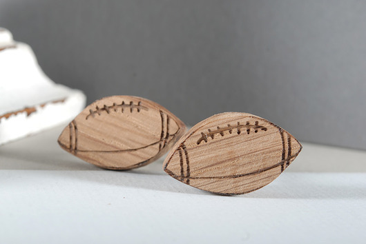 RUGBY - drewniane spinki mankietowe w pudełku MOODFORWOOD Studio