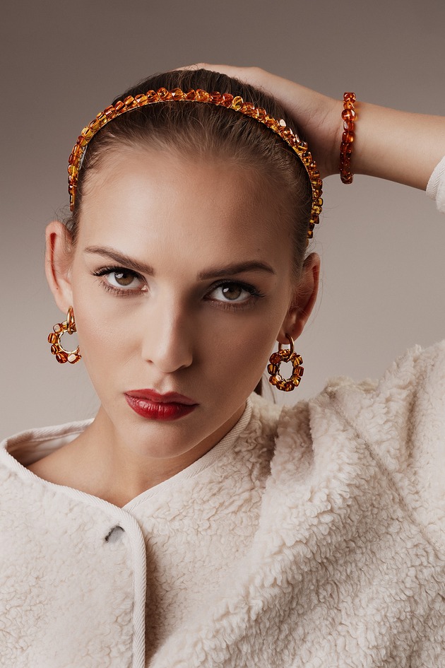 kolczyki z kamieniami Kolczyki Amber Echo Hoops