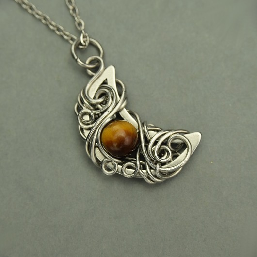 wisiory Wisiorek księżyc tygrysie oko wire wrapping