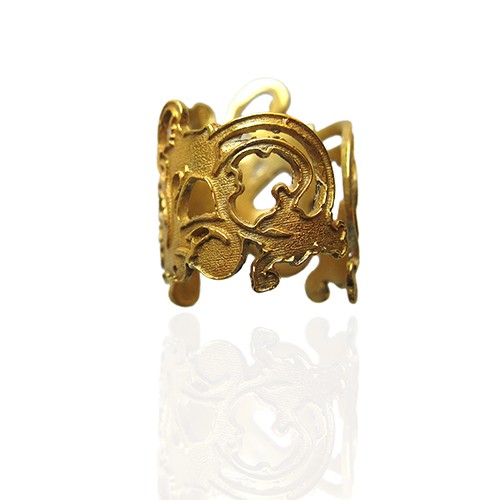 złocony pierścień z ornamentem- ERIN KOS jewellery