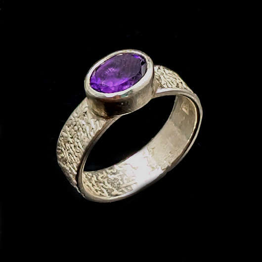 pierścionki srebrne Pierścionek Ametyst w srebrnej korze