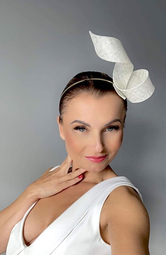 Ślubne ozdoby do włosów Fascynator ślubny okazjonalny /oraz inne kolory
