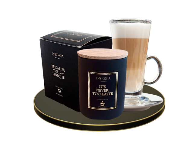 świeczniki i świece Świeca sojowa It's never too LATTE