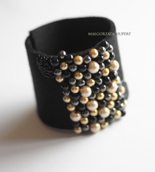 Bubble Gold FlowerFelt Design