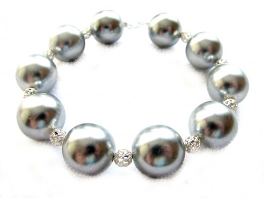 grey perl amanorii