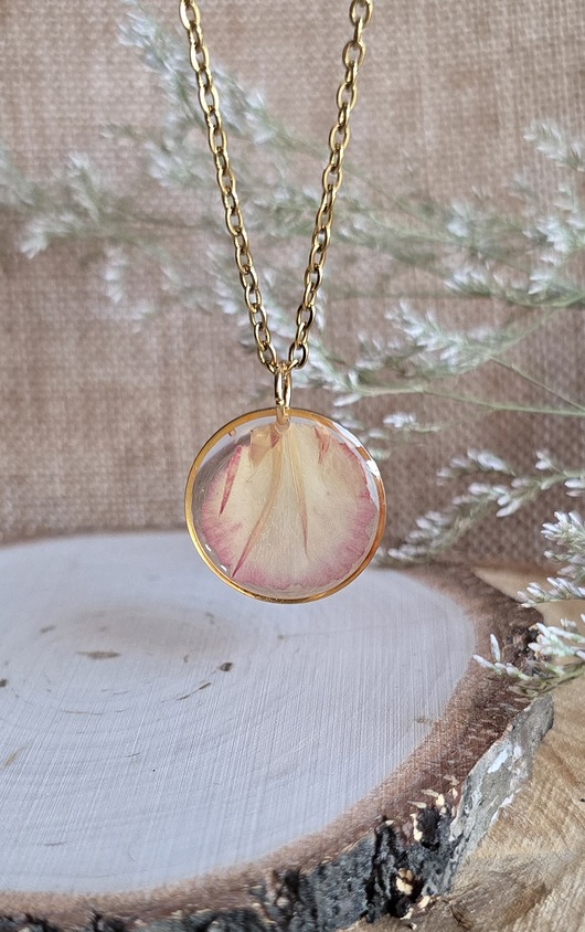 wisiory Zawieszka z suszonymi kwiatami różowy wisiorek goździk