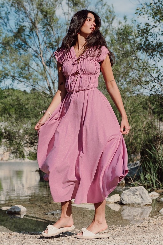 sukienki maxi damskie Jedwabna długa różowa sukienka z marszczeniem, PINK LIDIA