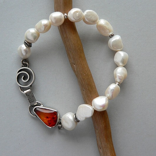 bransoletki srebrne -  perły i koniakowy bursztyn -bransoletka-