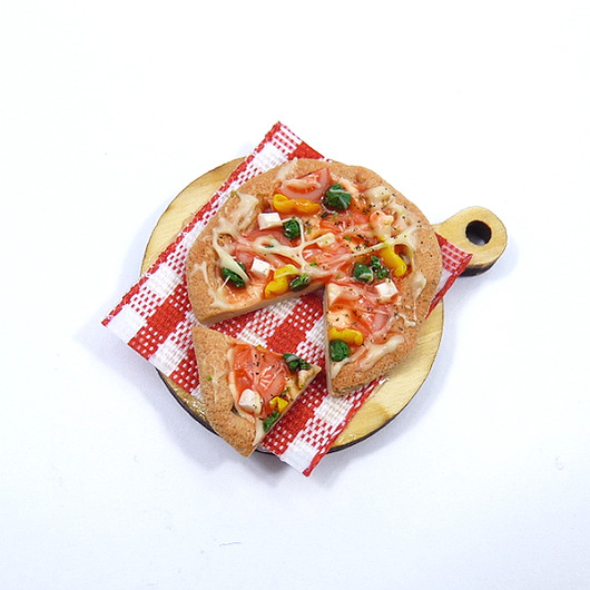 Broszka pizza, z pizzą słodka biżuteria FIMO NATAJKA