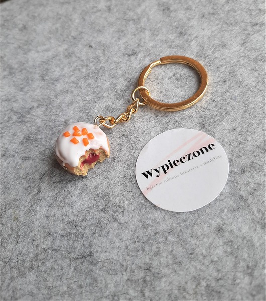 Brelok ugryziony pączek z lukrem Wypieczone