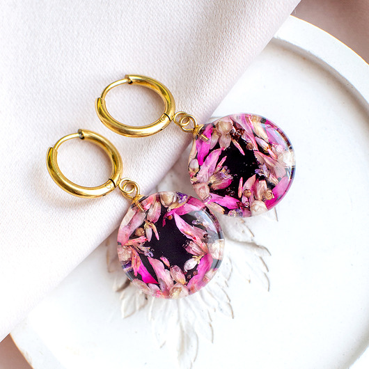 kolczyki z żywicy Kolczyki z kompozycją kwiatową