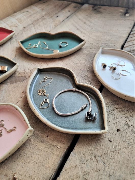 Ceramiczne naczynie na biżuterię Usta POTPOTSTUDIO