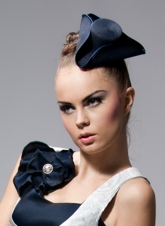 Kapelusik Tricorn  la dor dorota matykiewicz
