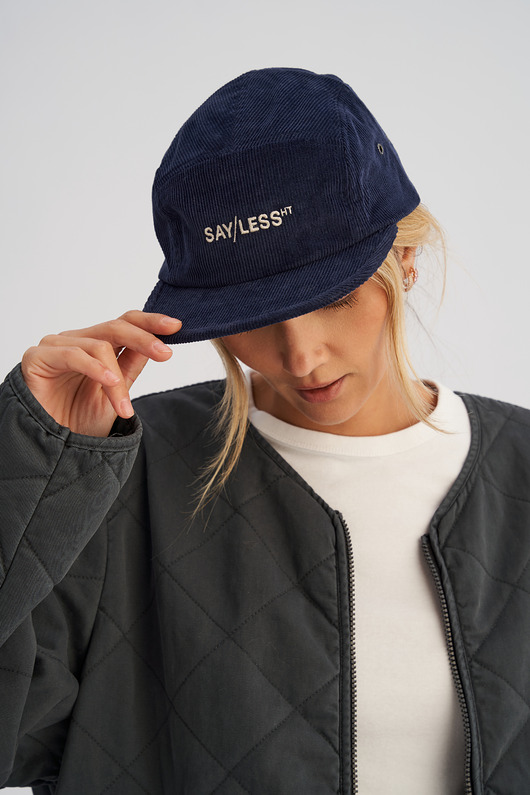 czapki damskie Czapka sztruksowa CAMPER granatowa