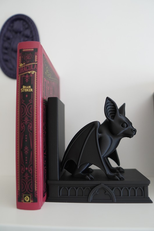 dodatki - różne Podpórka pod książki - gotycki monument z nietoperzem - 60 kolorów