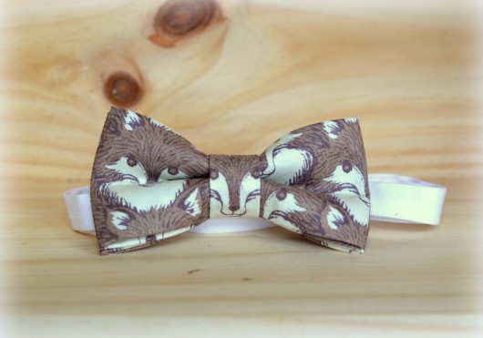 Mucha gotowa w lisy. Fox Bow Tie Maja Allure