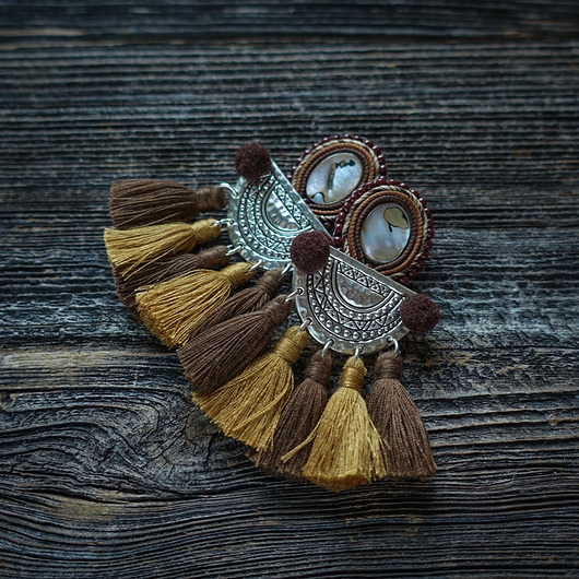 Duże i etniczne kolczyki boho z pomponami Mró Soutache