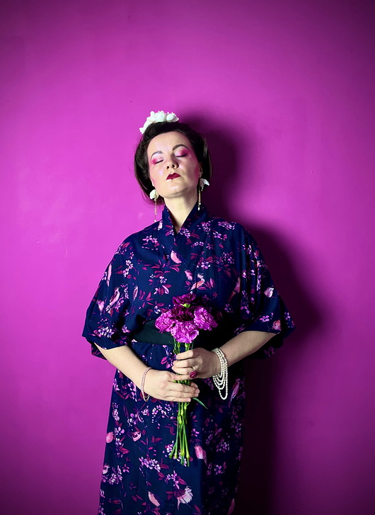 szlafroki damskie KIMONO długie granatowe, kwiatowy wzór SŁOWIKI 100% wiskoza
