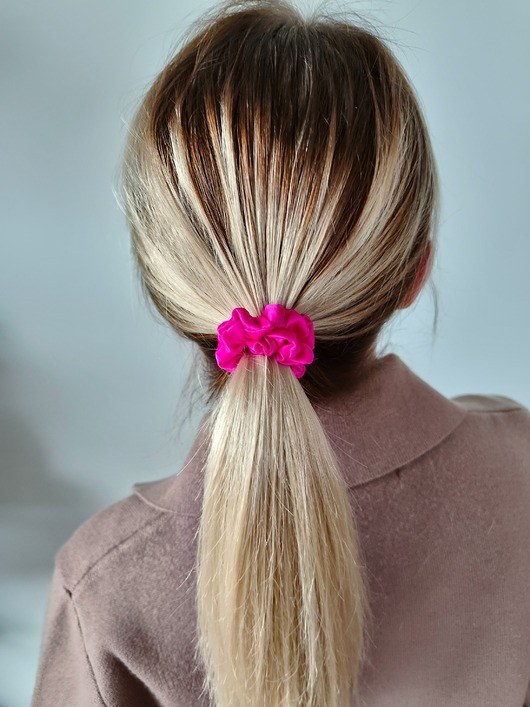 gumki do włosów Gumka jedwabna, scrunchie, frotka neon fuchsia MINI