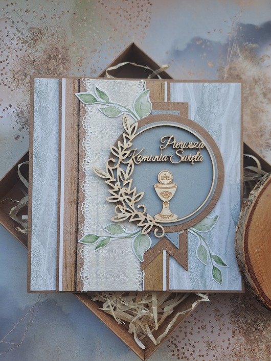 kartki scrapbooking Kartka na Komunię dla chłopca (w pudełku)