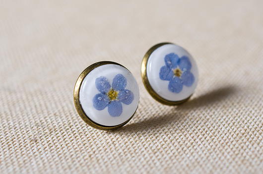 kolczyki z żywicy Kolczyki z niezapominajkami w żywicy