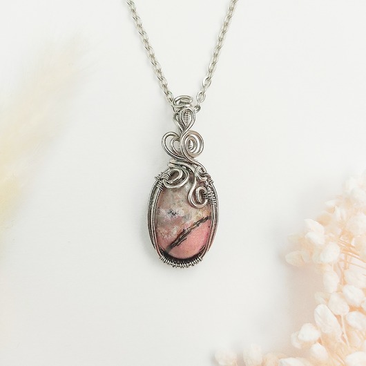 wisiory Naszyjnik Rodonit stal chirurgiczna wisiorek handmade wirewrapping