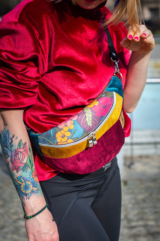 saszetka nerka Saszetka damska w różowe kwiaty KOLOROWY KWIAT