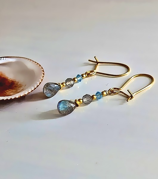 kolczyki pozłacane Kolczyki pozłacane z blaskiem akwamaryny