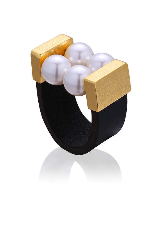 pierścionki - różne Pierścionek Small Cocktail Pearl Ring in Gold