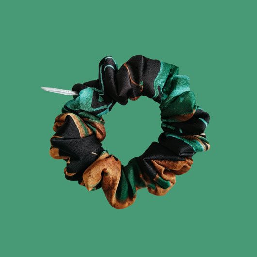 gumki do włosów Satynowa gumka satynowa scrunchie owijka frotka szmaragdowy blask MINI