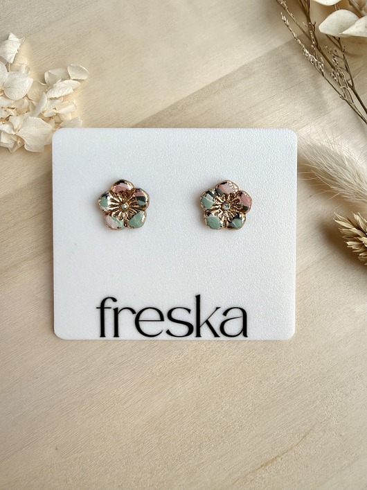 kolczyki z masy plastycznej Kolczyki Kwiaty ze złotem - limitowana kolekcja English Garden