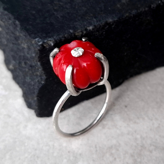 pierścionki srebrne Twolips srebrny pierścionek z koralem